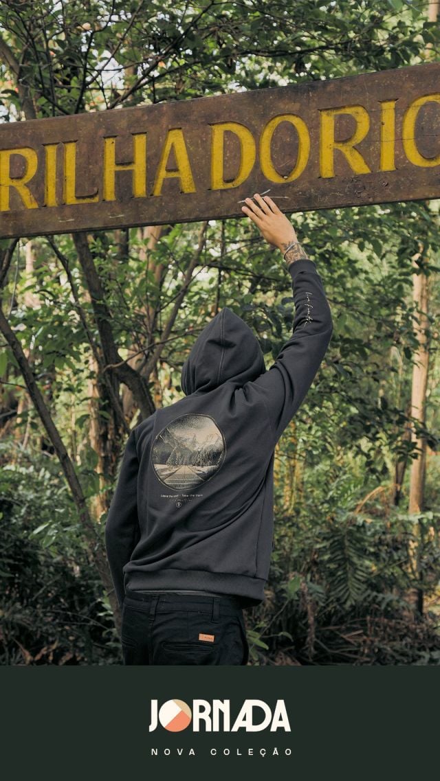 Jornada não é apenas sobre o destino final, mas sobre os momentos que colecionamos ao longo do caminho. 🧭🌎

Cada paisagem, cada encontro, cada pausa para respirar nos ensina algo valioso. Viver é muito mais do que apenas seguir em frente; é sentir o vento no rosto, saborear as pequenas alegrias e abraçar os desafios. 🍂

Desbrave novos caminhos com 
JORNADA | nova coleção Pena 2025.1

🪨 Disponível nas lojas e no site.